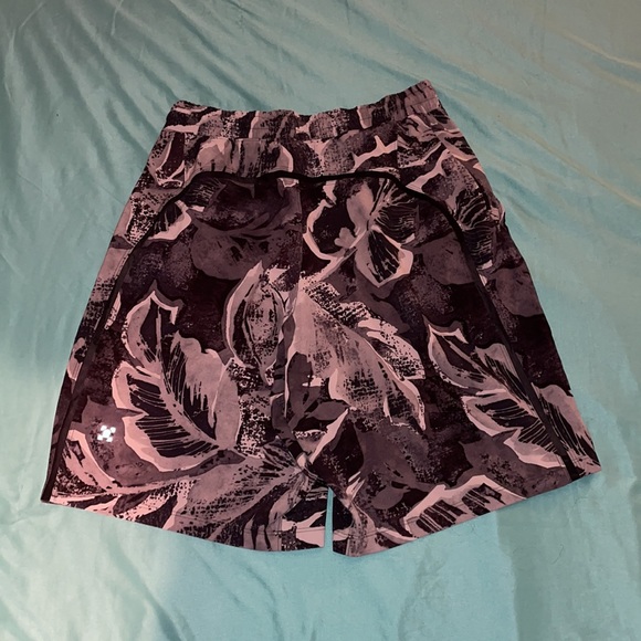 COPY - Lululemon pace breaker short 7” liner-less - Picture 2 of 3